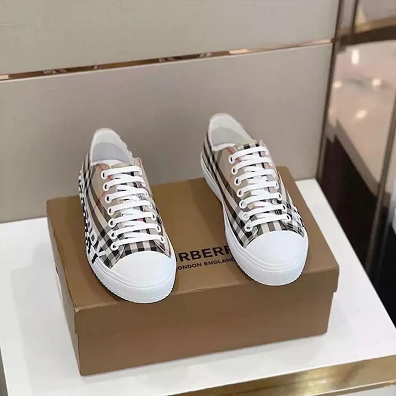 Chaussure Burberry